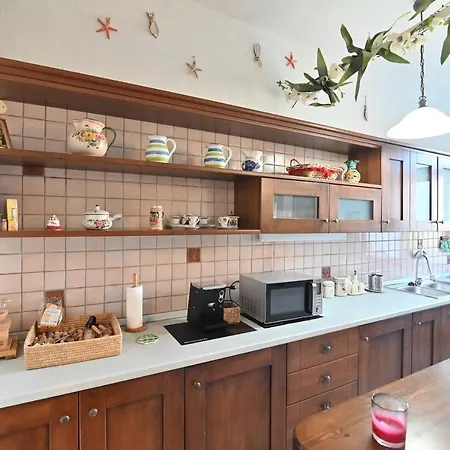 Luisitta Codice Iun Q5908 Semesterbostad Porto Columbu - Perd'E Sali